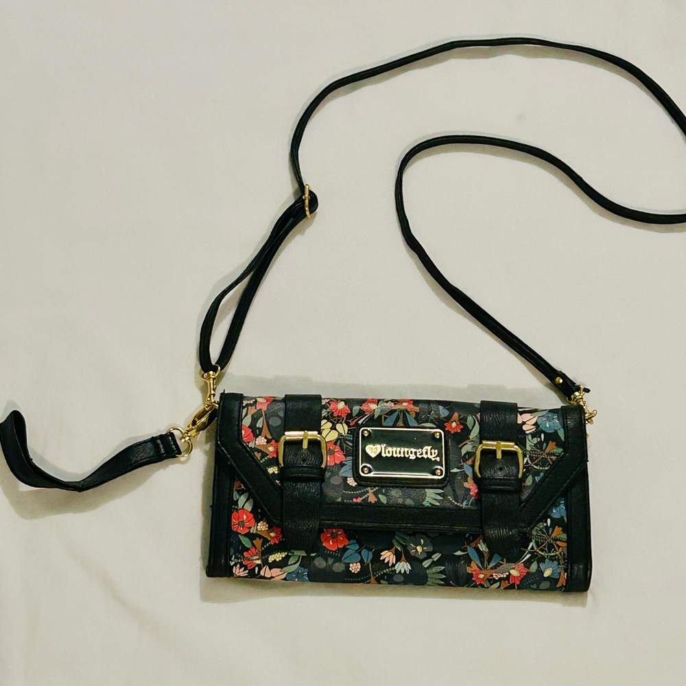 *SOLD* Loungefly Floral Skull Crossbody Clutch NWOT